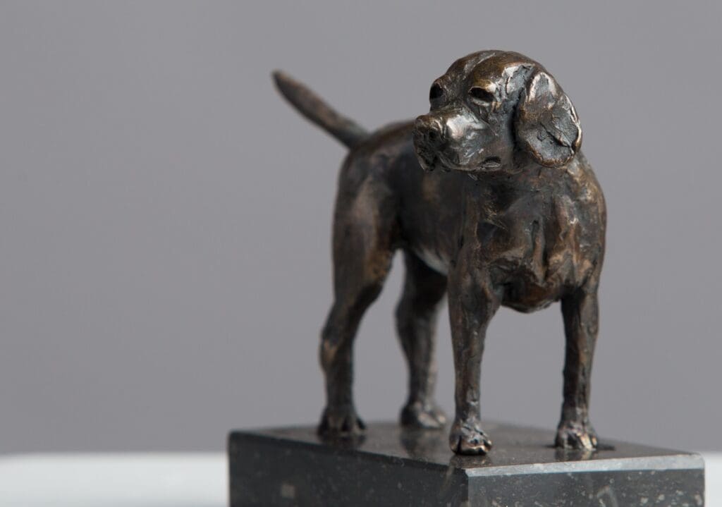 Beeld brons – beagle – Beagle, Romee Kanis